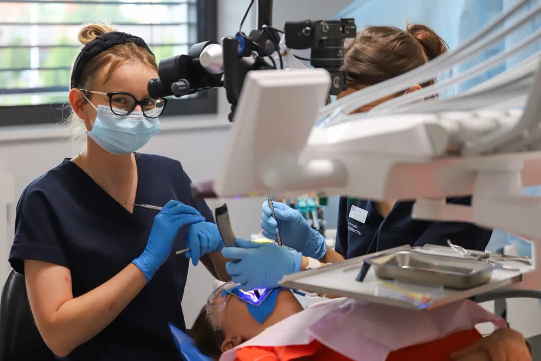 Ile nie można jeść po dentyście? Unikaj tych produktów, aby nie zaszkodzić zdrowiu