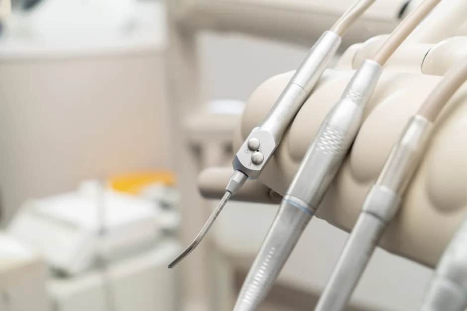 Czy znieczulenie u dentysty jest na NFZ? Sprawdź warunki i opcje